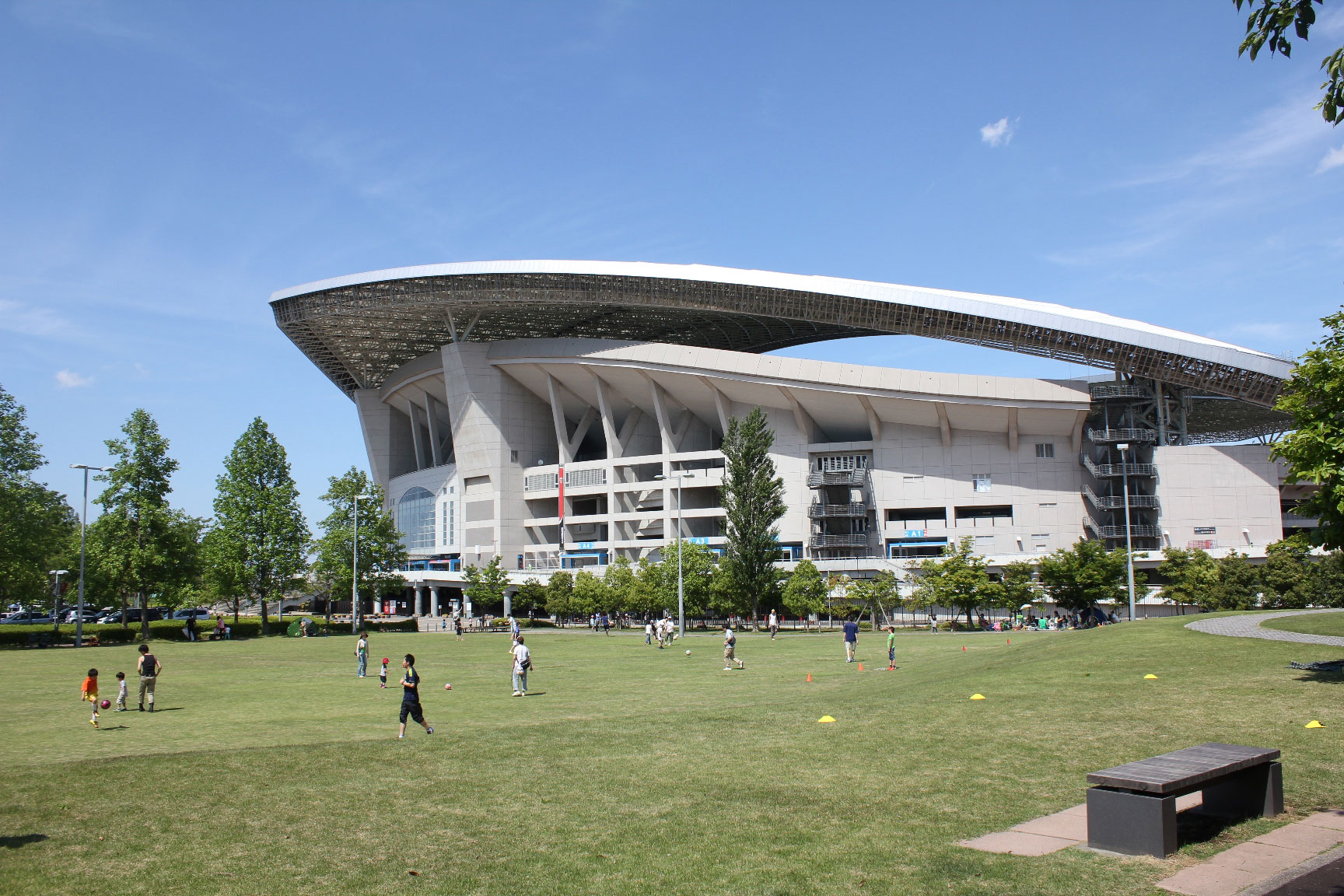 「サッカーのメッカ埼玉」のシンボル 埼玉スタジアム2002公園